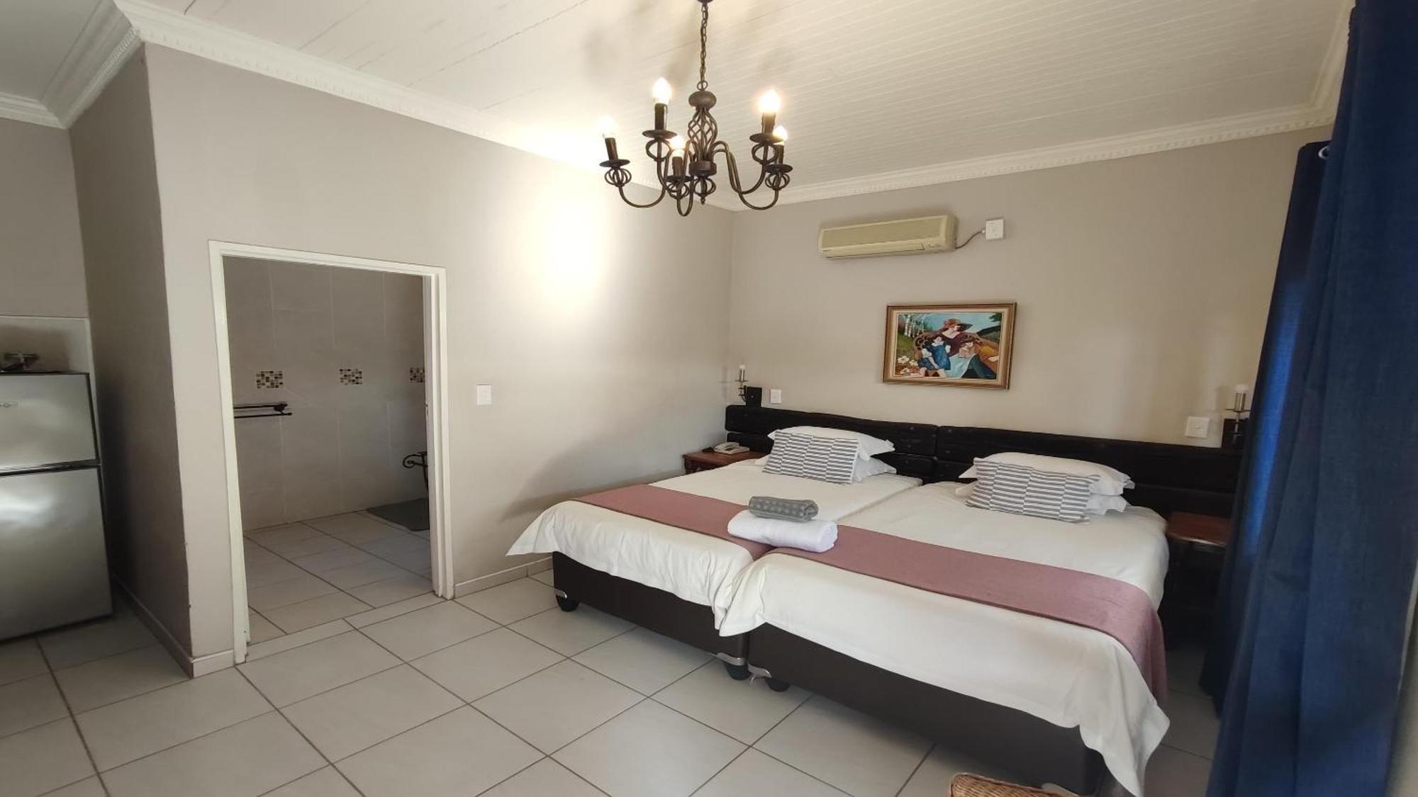 Bird'S Nest Guest House Keetmanshoop Habitación foto