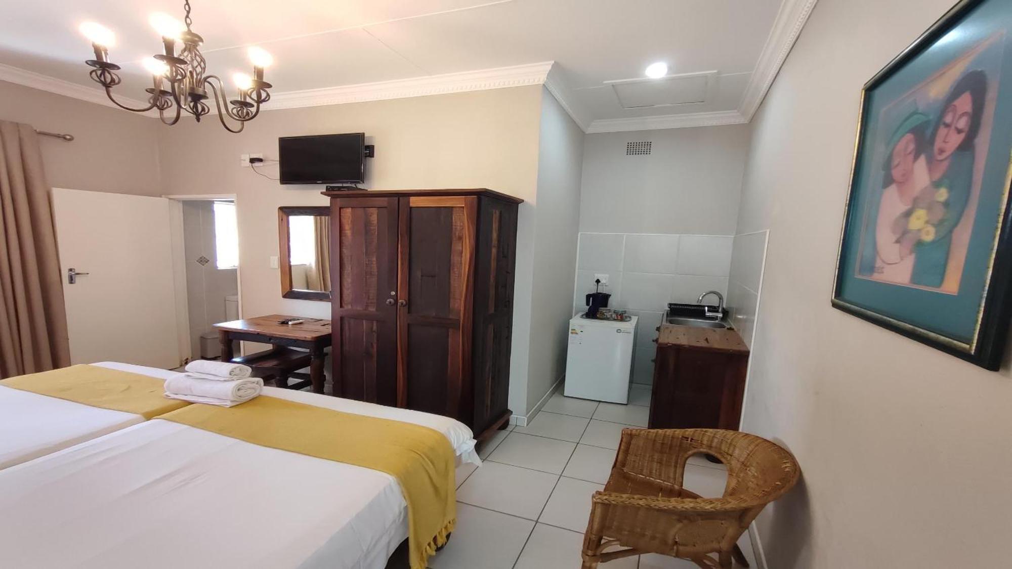 Bird'S Nest Guest House Keetmanshoop Habitación foto