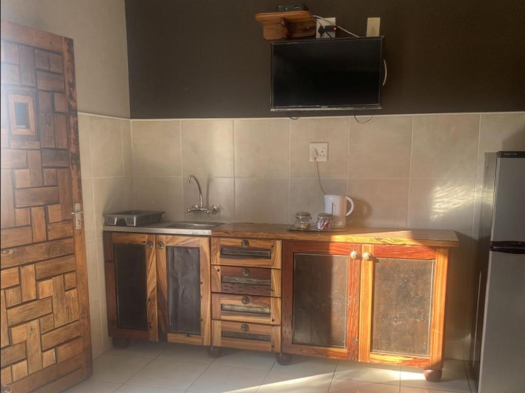 Bird'S Nest Guest House Keetmanshoop Habitación foto